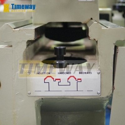 Horizontal Gap-bed Metal Lathe Machine with 590 KG Weight and Other Tool Post Stations