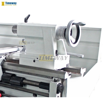 High Precision Manual Lathe Machine With Range of Spindle Speed 25 2000 r.p.m For Sell