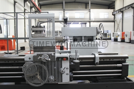 3900 KG Weight 3725x1473x1622 mm Hot Engine Lathe Metal Turning Machine for Thread Cutting