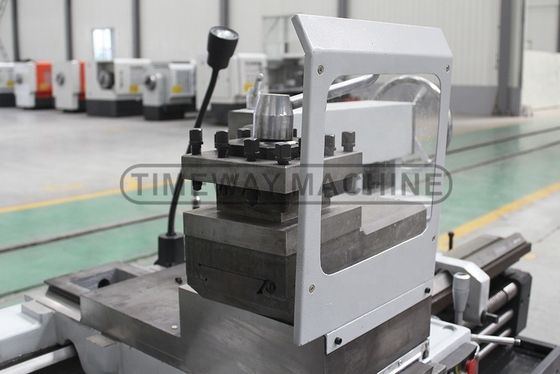 3900 KG Weight 3725x1473x1622 mm Hot Engine Lathe Metal Turning Machine for Thread Cutting
