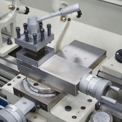 1940X760X1520mm Spindle Precision Gap Lathe Machine with Medium Processing Capacity