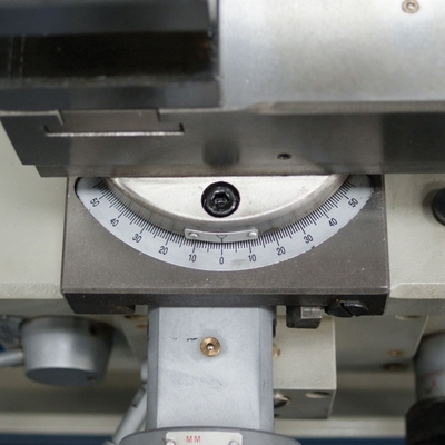 1940X760X1520mm Spindle Precision Gap Lathe Machine with Medium Processing Capacity