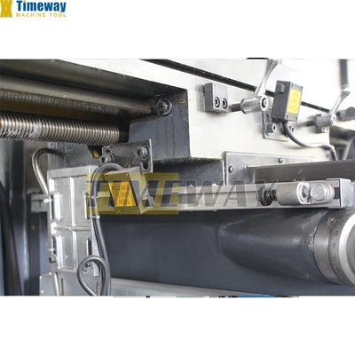 High Precision TM500 Turret Milling Machine H/V for Metalworking on Custom-made Table