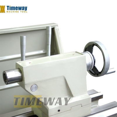 Gap-bed Lathe Machine with Distance between Centers 1000mm and Max. Sawing Over Bed