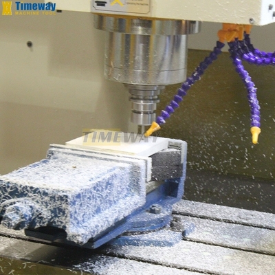 Industry Vertical Machining Center with 3 Axis and Min. Time of Tool Change 0.6s