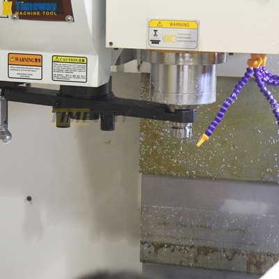 Industry Vertical Machining Center with 3 Axis and Min. Time of Tool Change 0.6s