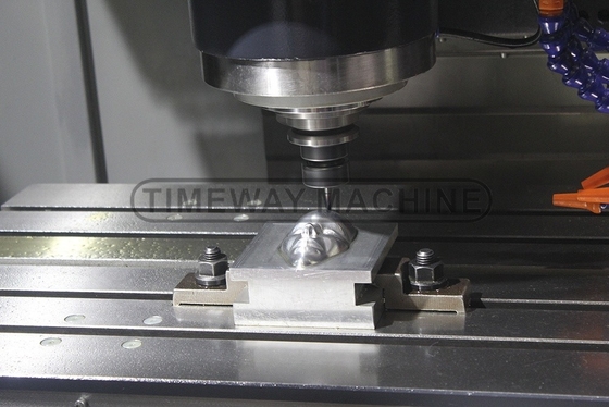 Linear Rails High Precision CNC Vertical Machining Machine 3-axis Milling Machines 1000x500 Table Size
