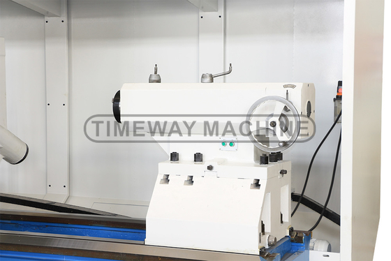 Easy-to-Operate AK-1250C CNC Turning Center Torno with 5 320 r.p.m Spindle Speed