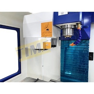 24 Tool Magazine Capacity VMC400 Vertical Machining Center with 2.2Kw High Precision
