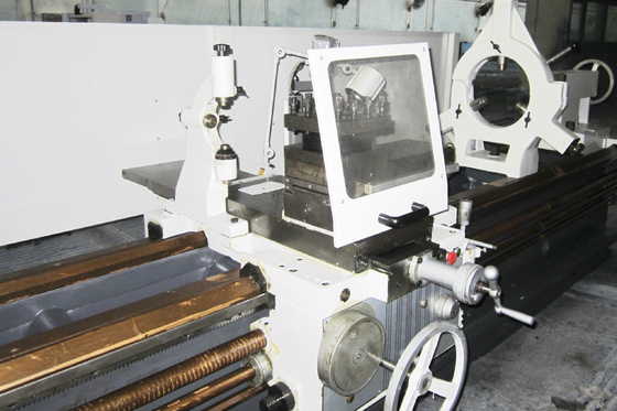 AL-800 The Perfect Combination of Durability and Precision in a Heavy Duty Lathe Machine