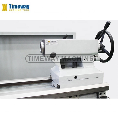 BL-660C Metal Lathe Machine 36-1600 rpm Spindle Speed Range 660mm Max. Swing Over Bed