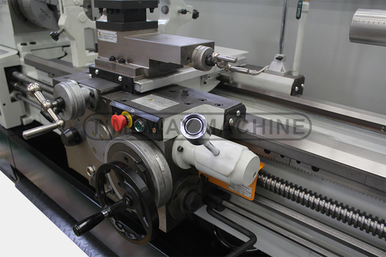 Metal Gap-bed Lathe BL-500C/2000 with 36-1600 r.p.m Spindle Speed and 500 Swing over Bed