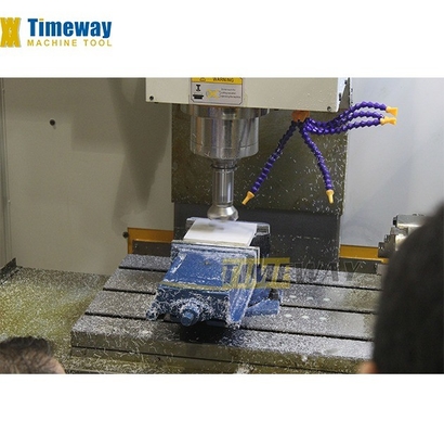 CNC Milling Machine for Machining Metal Table Size 1000*550mm Vertical Machining Center