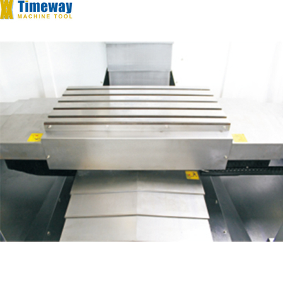 700mm X-axis Travel VMC650 Vertical Machining Center Machine with BT-40 Spindle Taper